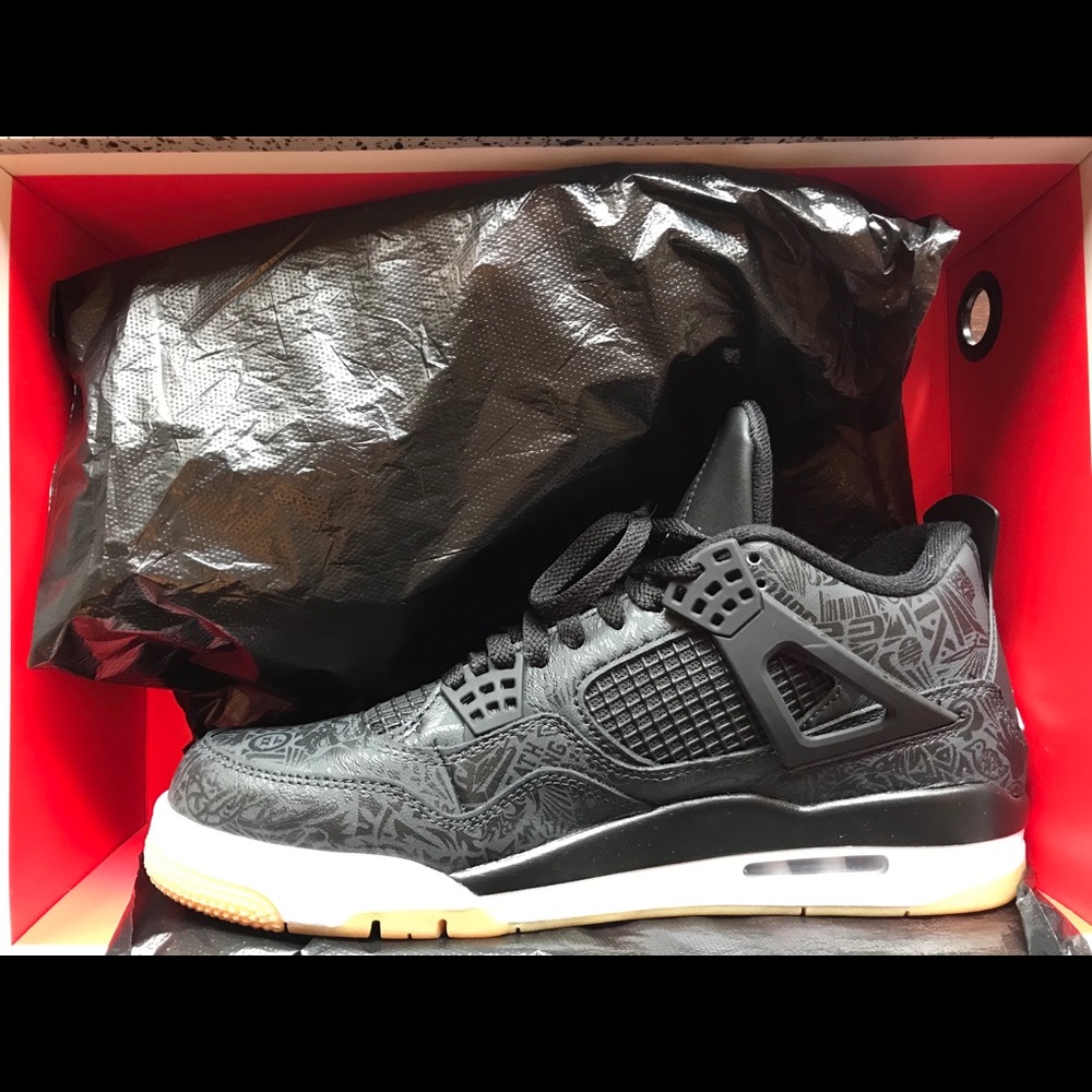 AIR JORDAN RETRO 4 (SIZE 11)
